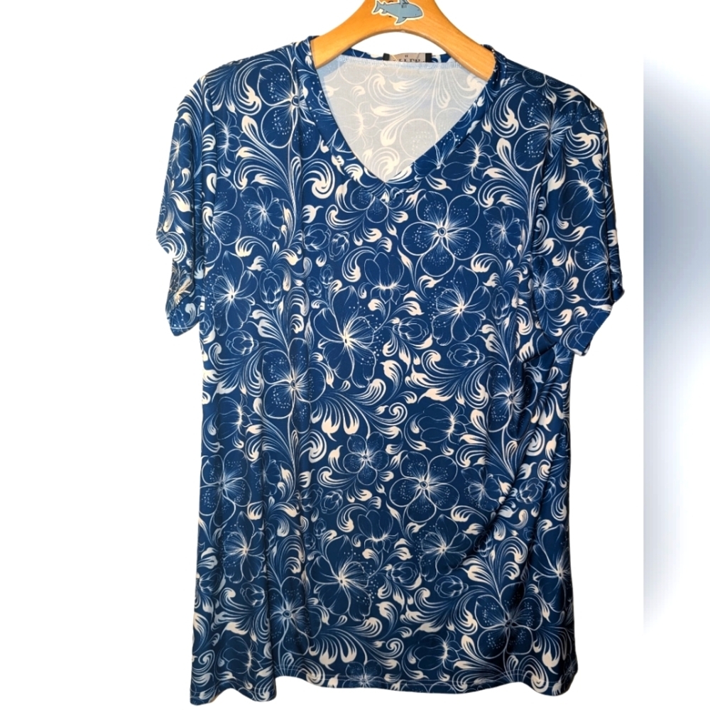 Women's Bon Apple Tea floral short sleeve top